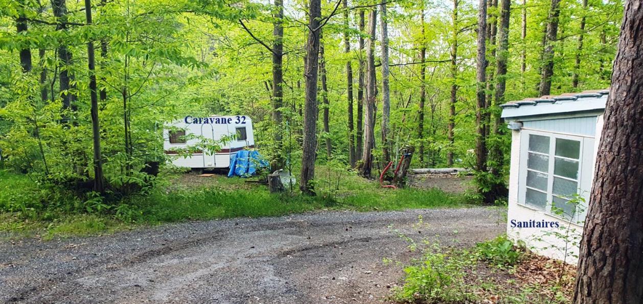 Camping Le P'Tit Bonheur Escaro ภายนอก รูปภาพ
